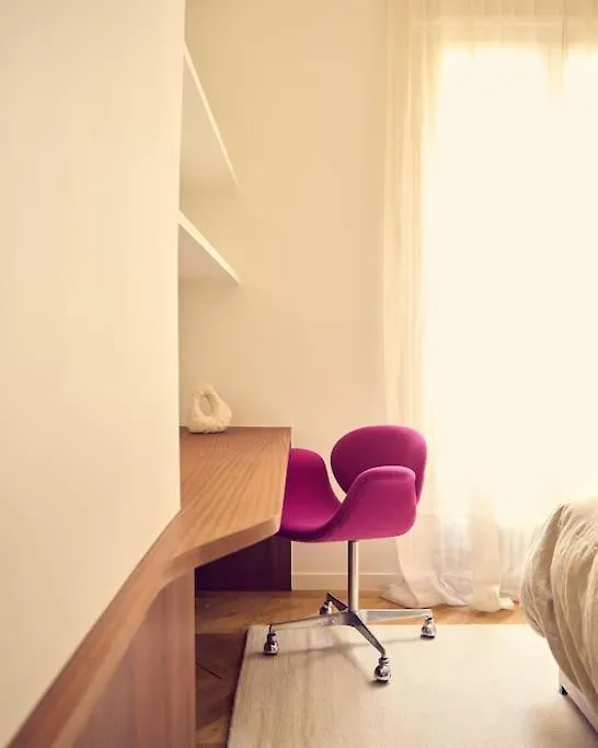 Elegant Appartement Moderne Au Coeur De Paris contacts